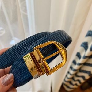Authentic Louis Vuitton Blue Epi Belt 85/34 gold tone buckle.